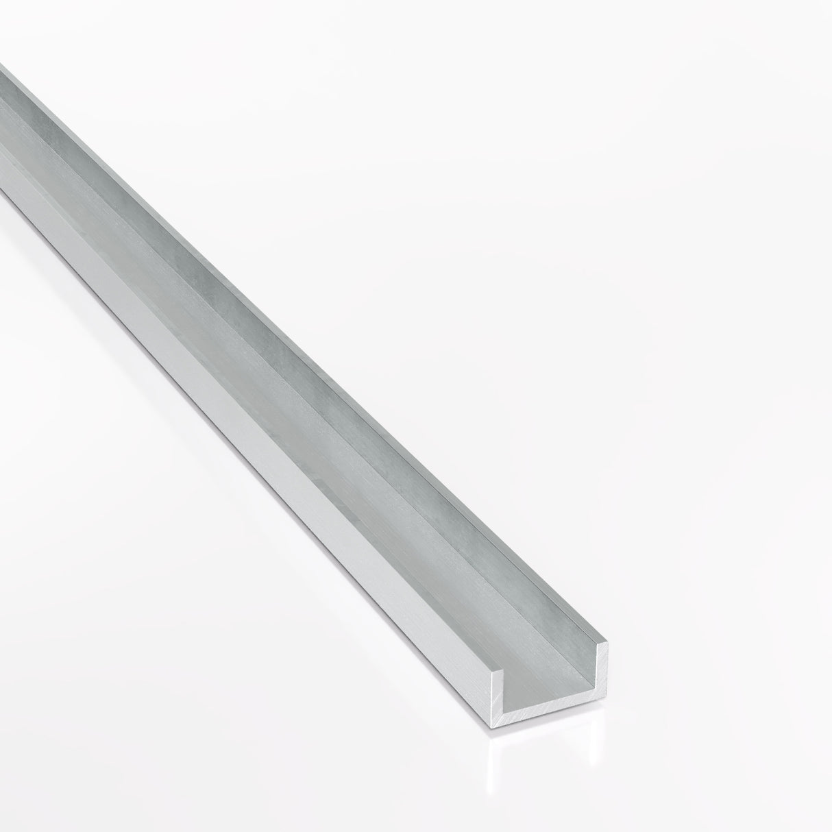 Surowy ceownik aluminiowy 20x10x2 mm PA38 EN AW-6060 T66 przedstawiony na białym tle