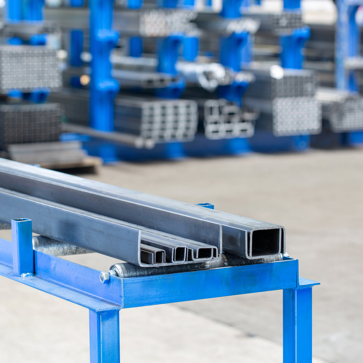 Ceownik stalowy 20x20x2 mm zimnogięty S235JR