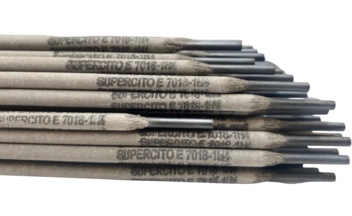 Elektrody zasadowe 7018 SUPERCITO – zbliżenie na powierzchnię i oznaczenie trzonka