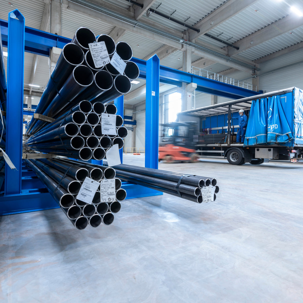 Rura stalowa bezszwowa 42,4x4 mm gorącowalcowana S235JR