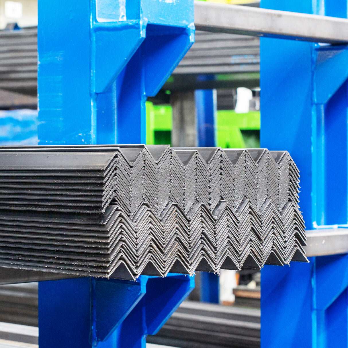 Kątownik stalowy 30x30x2 zimnogięty S235JR