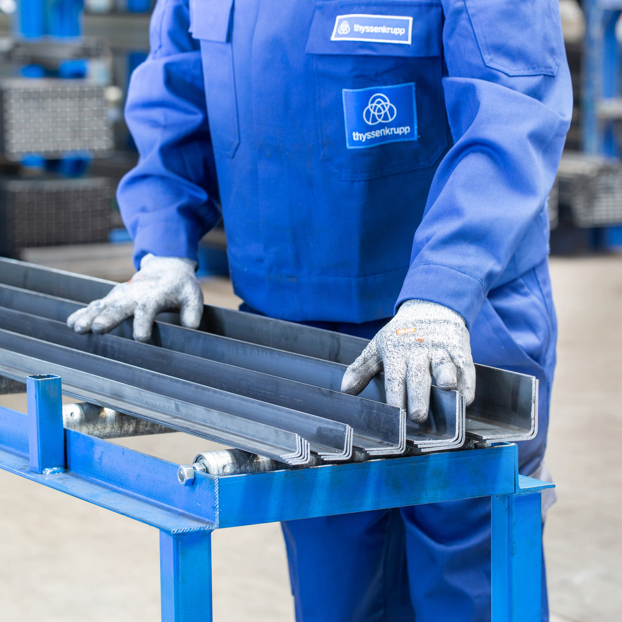 Kątownik stalowy 30x30x2 zimnogięty S235JR