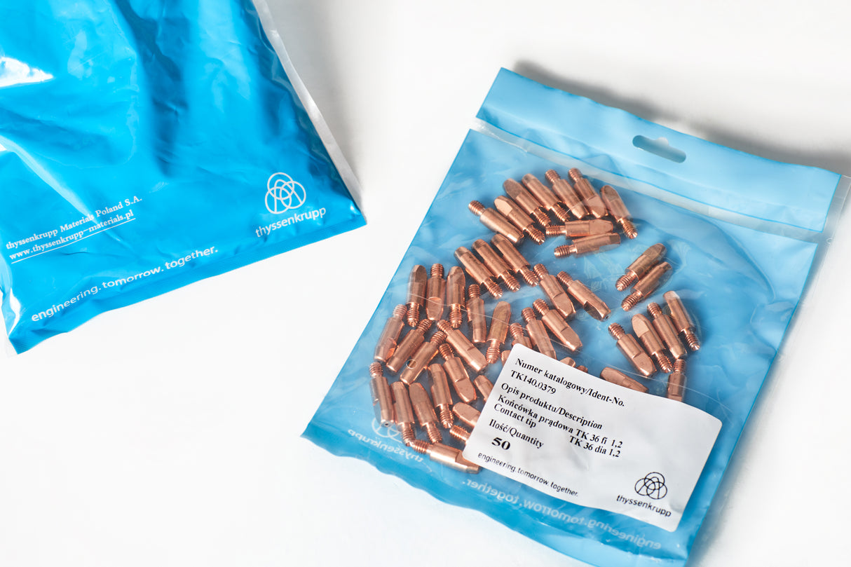 Końcówki prądowe MB 36 fi 1,2 mm zapakowane w niebieską folię – widok produktu w opakowaniu