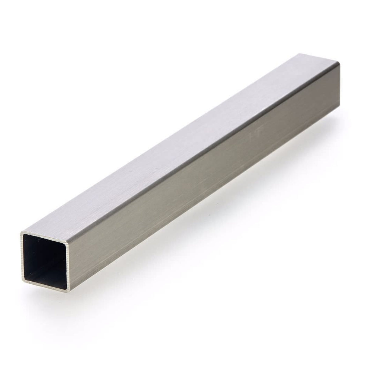 Kwadratowy profil stalowy nierdzewny na białym tle