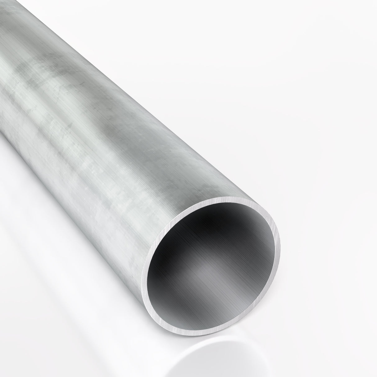 Rura aluminiowa o średnicy zewnętrznej 60 mm i grubości ścianki 2 mm wykonana ze stopu PA38 (EN AW-6060 T66) o surowej matowej powierzchni z widoczną strukturą materiału przedstawiona na jasnym tle