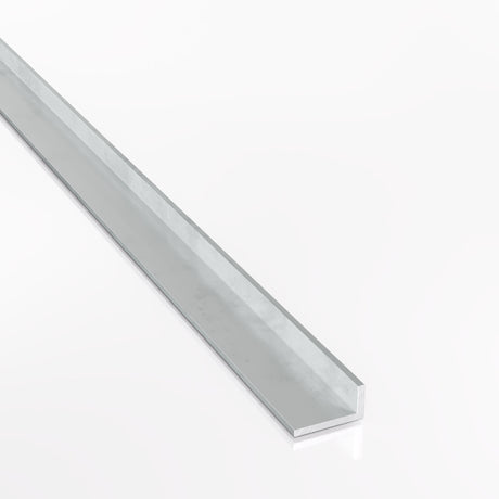 Kątownik aluminiowy 20x15x2 mm PA38 EN AW-6060 przedstawiony na białym tle