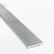 Płaski profil aluminiowy 40x8 mm z widoczną surową fakturą powierzchni aluminium