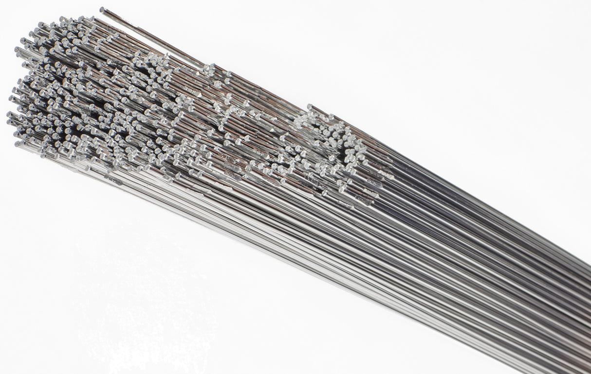Pręty TIG AlMg5 fi 2,4 mm – luzem na białym tle w zbiorczym układzie